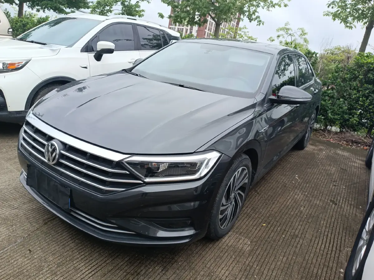 2022 Volkswagen Sagitar 1.2T 116HP L4 7DCT