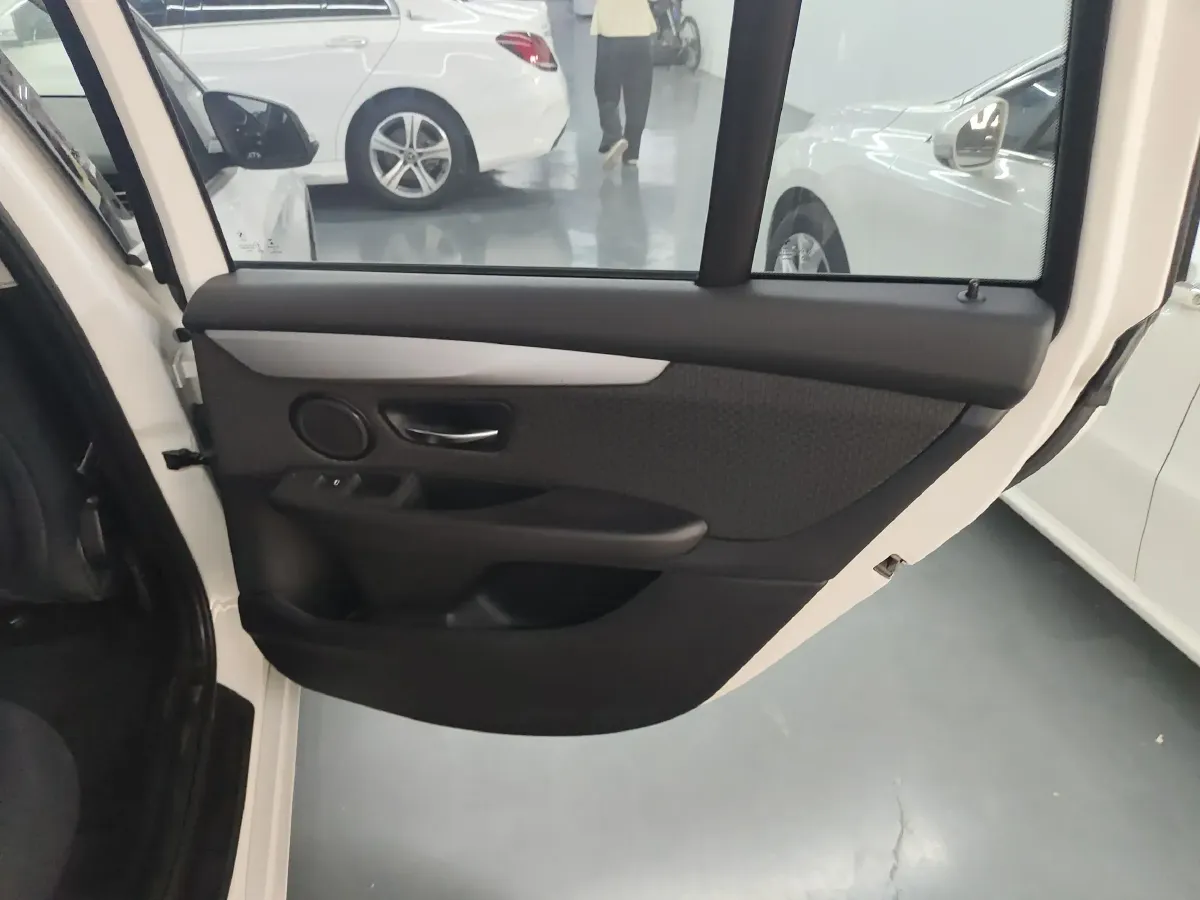 2015 BMW 2 Series SUV 1.5T 136HP L3 6AT,autocango,china used car exporter,china ev exporter,chinese used car exporter,chinese used ev exporter