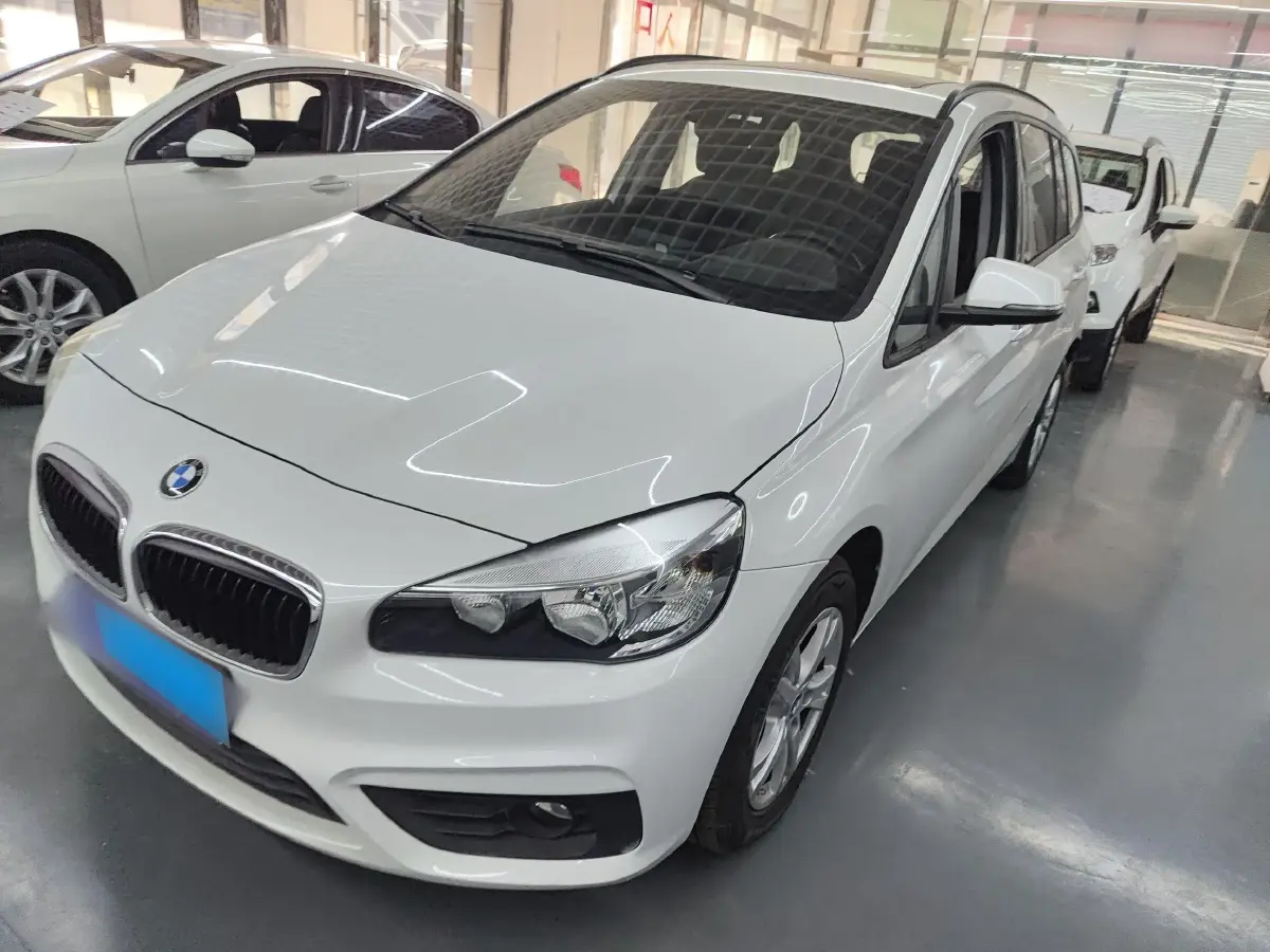 2015 BMW 2 Series SUV 1.5T 136HP L3 6AT
