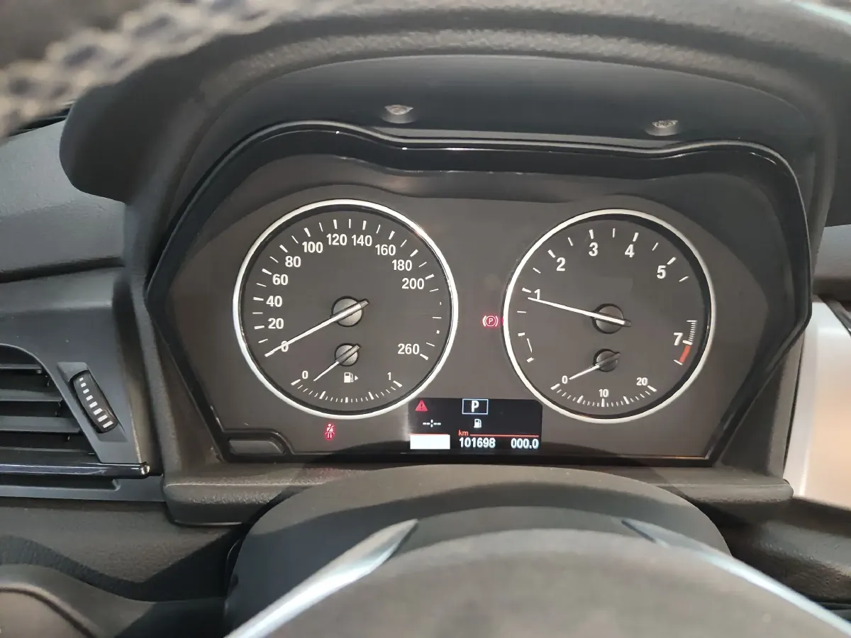 2015 BMW 2 Series SUV 1.5T 136HP L3 6AT,autocango,china used car exporter,china ev exporter,chinese used car exporter,chinese used ev exporter