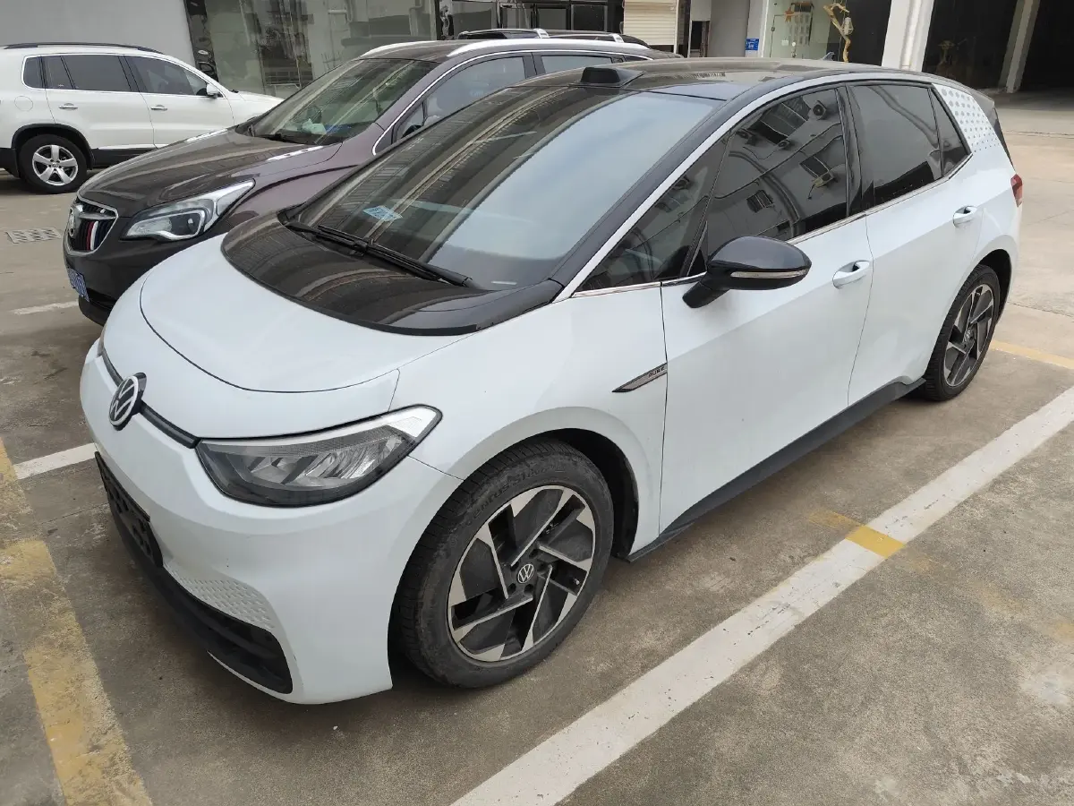2023 Volkswagen ID.3 BEV 52.8KWH