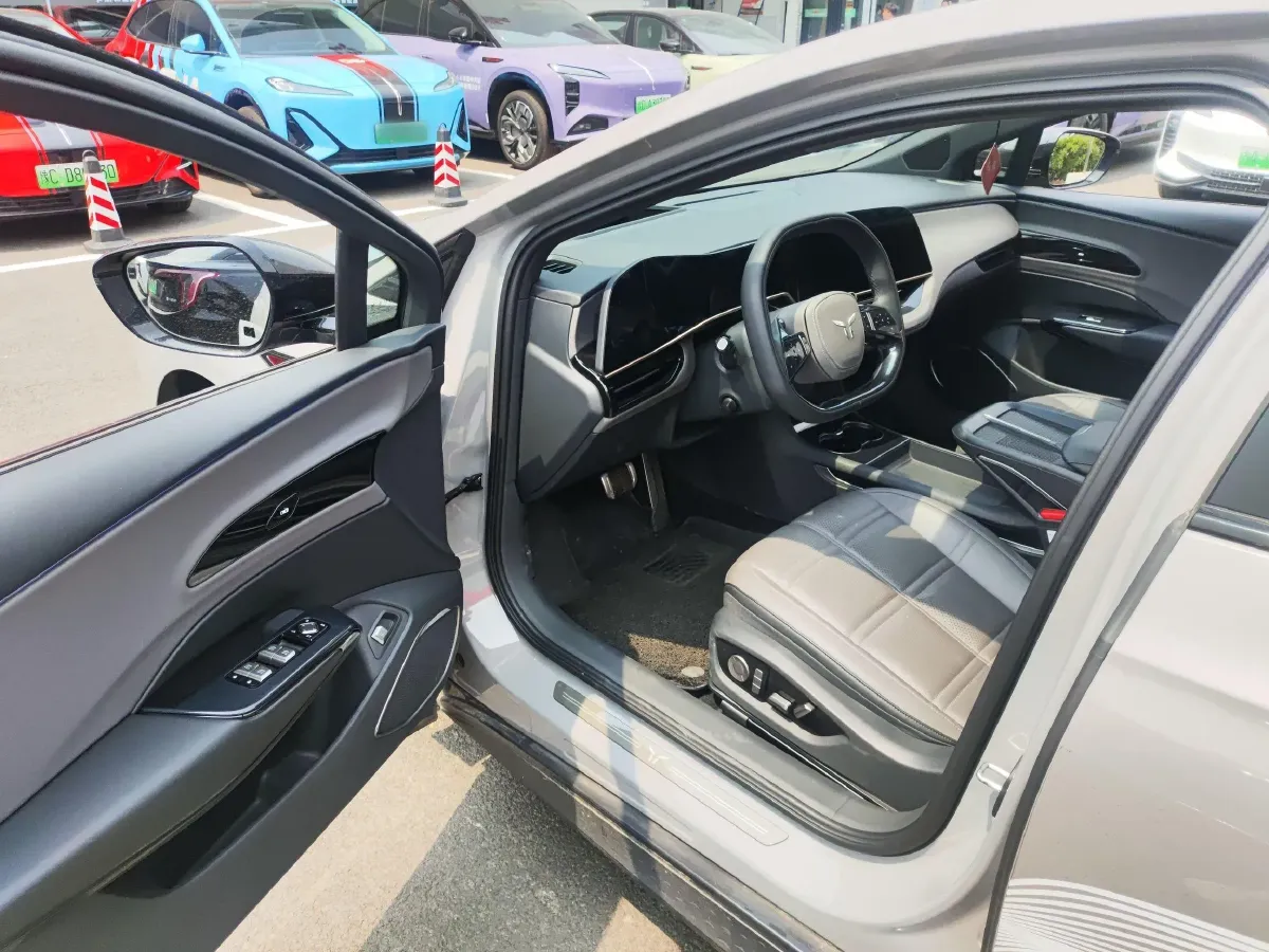 2024 HongQi EH7 BEV 111KWH,autocango,china used car exporter,china ev exporter,chinese used car exporter,chinese used ev exporter