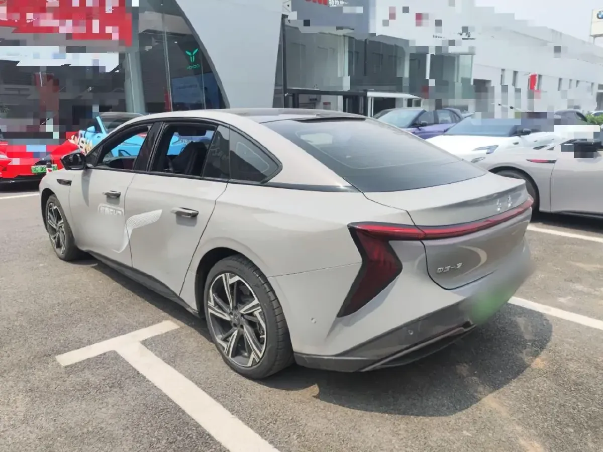 2024 HongQi EH7 BEV 111KWH,autocango,china used car exporter,china ev exporter,chinese used car exporter,chinese used ev exporter