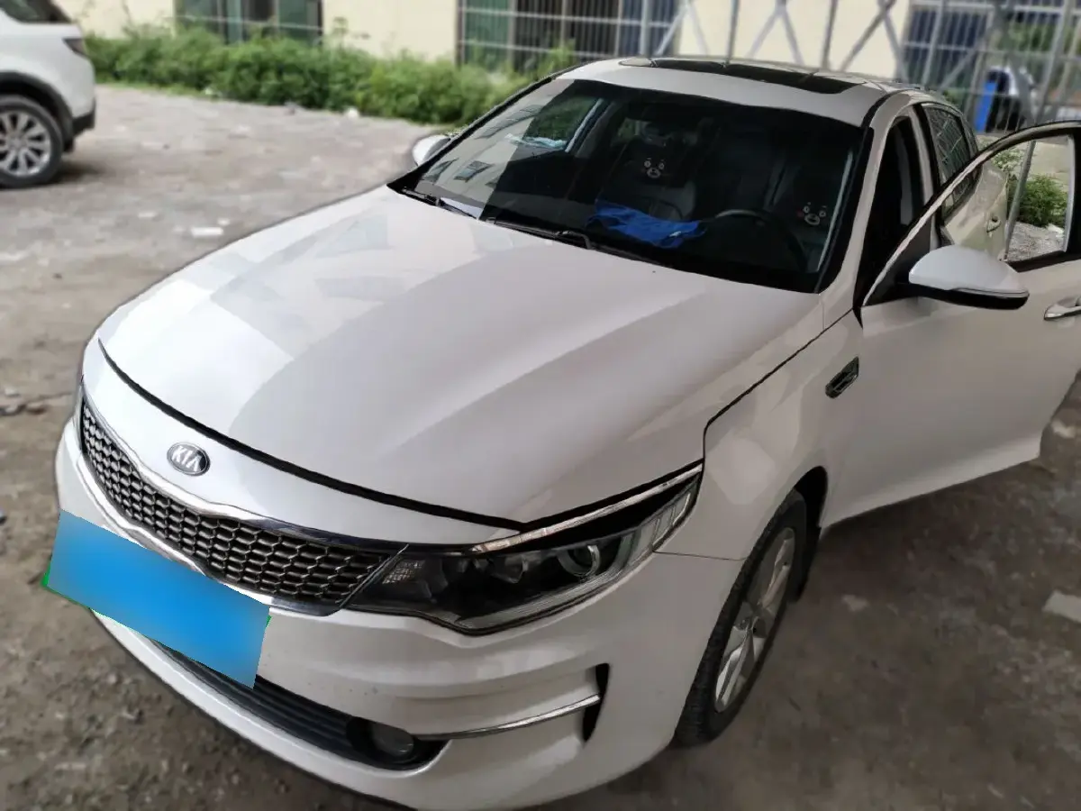 2016 Kia K5 2.0L 161HP L4 6AT