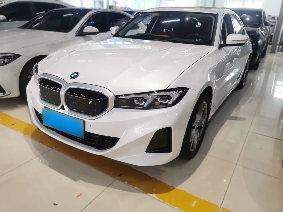 2024 BMW i3 BEV 70KWH