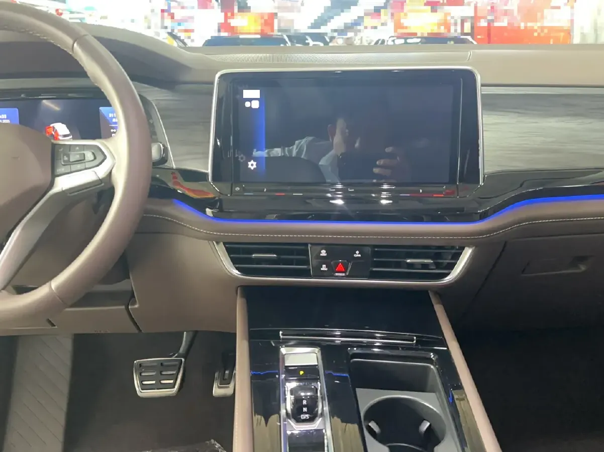 2024 Volkswagen Viloran 2.0T 220HP L4 7DCT,autocango,china used car exporter,china ev exporter,chinese used car exporter,chinese used ev exporter