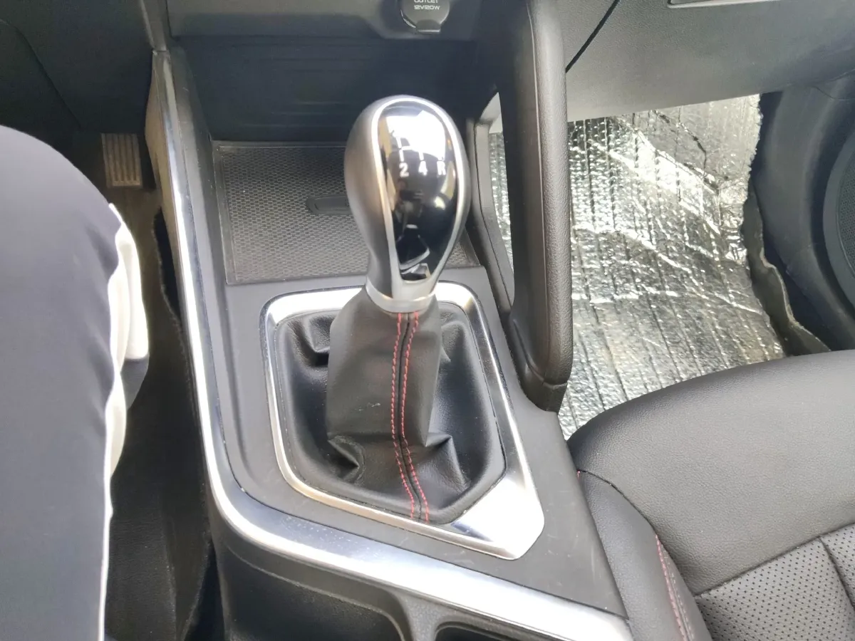 2021 Geely Vision X3 1.5L 109HP L4 5MT,autocango,china used car exporter,china ev exporter,chinese used car exporter,chinese used ev exporter