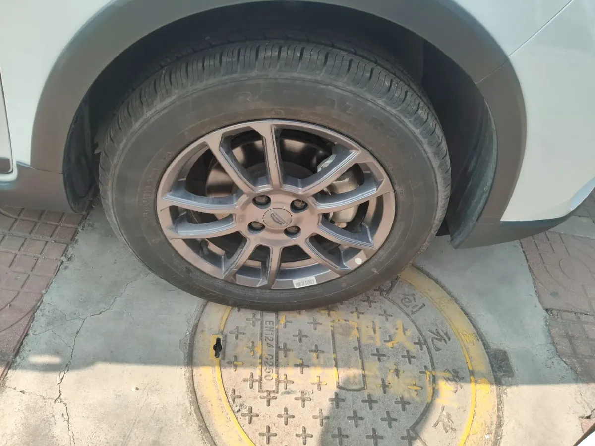 2021 Geely Vision X3 1.5L 109HP L4 5MT,autocango,china used car exporter,china ev exporter,chinese used car exporter,chinese used ev exporter