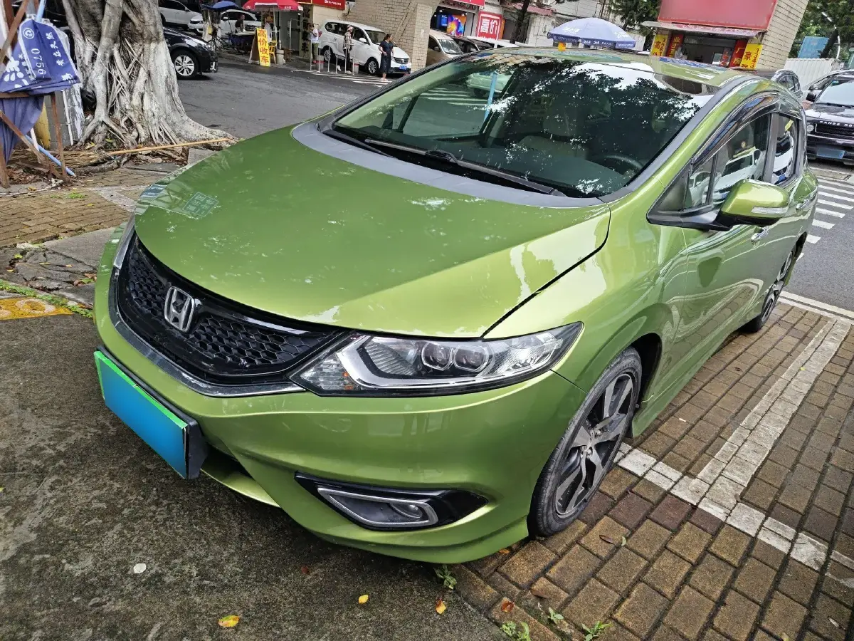 2013 Honda Jade 1.8L 141HP L4 CVT