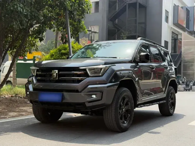 2025 Tank 400 2.0T 252HP L4 9AT