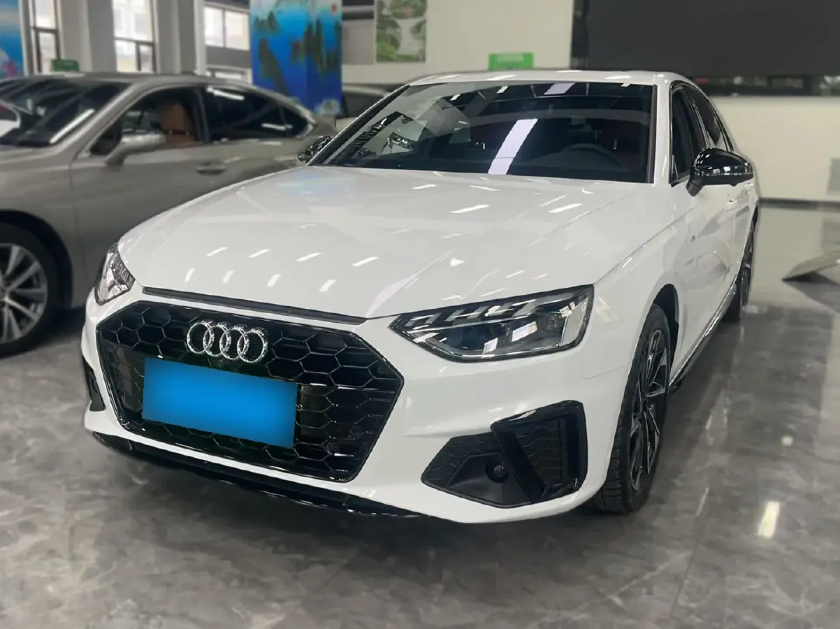 2023 Audi A4L 2.0T 190HP L4 7DCT