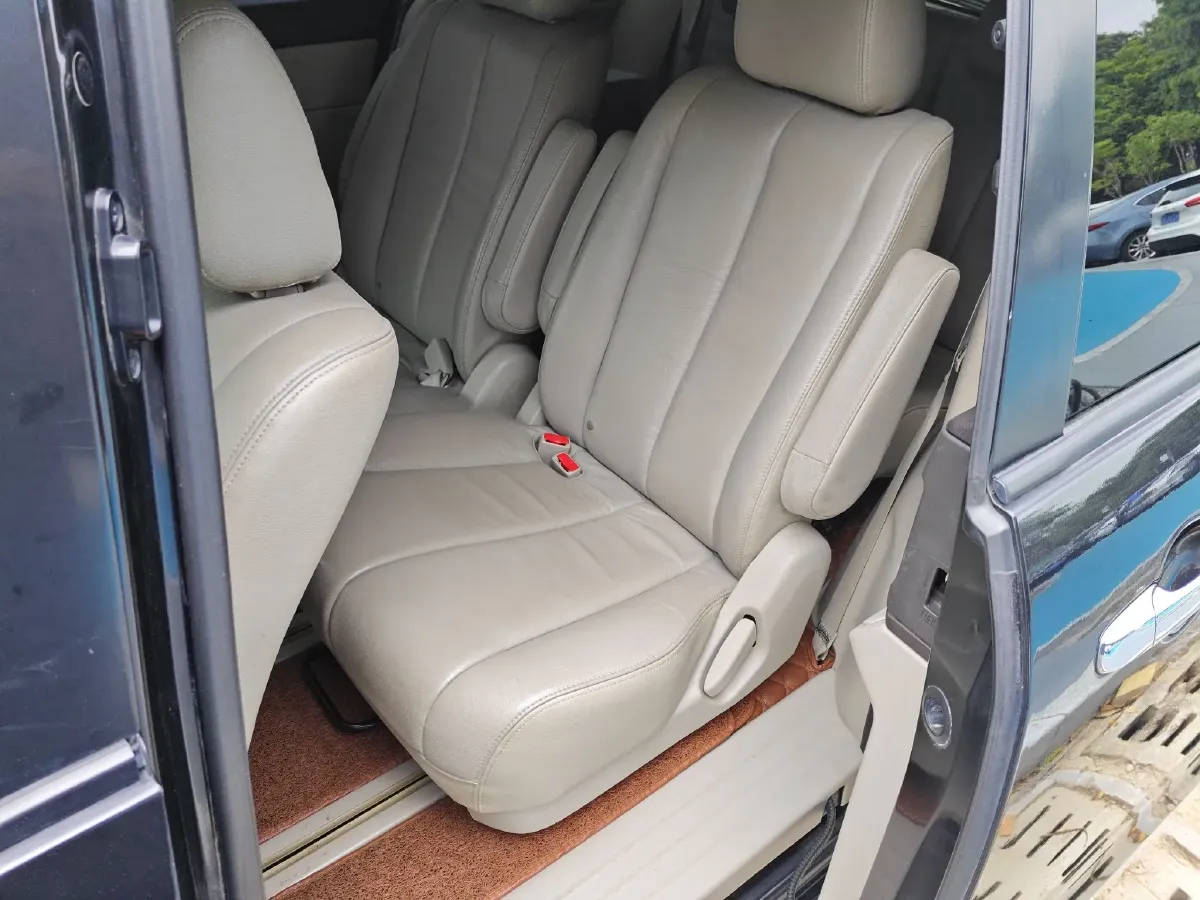 2013 Mazda 8 2.5L 163HP L4 5AT,autocango,china used car exporter,china ev exporter,chinese used car exporter,chinese used ev exporter