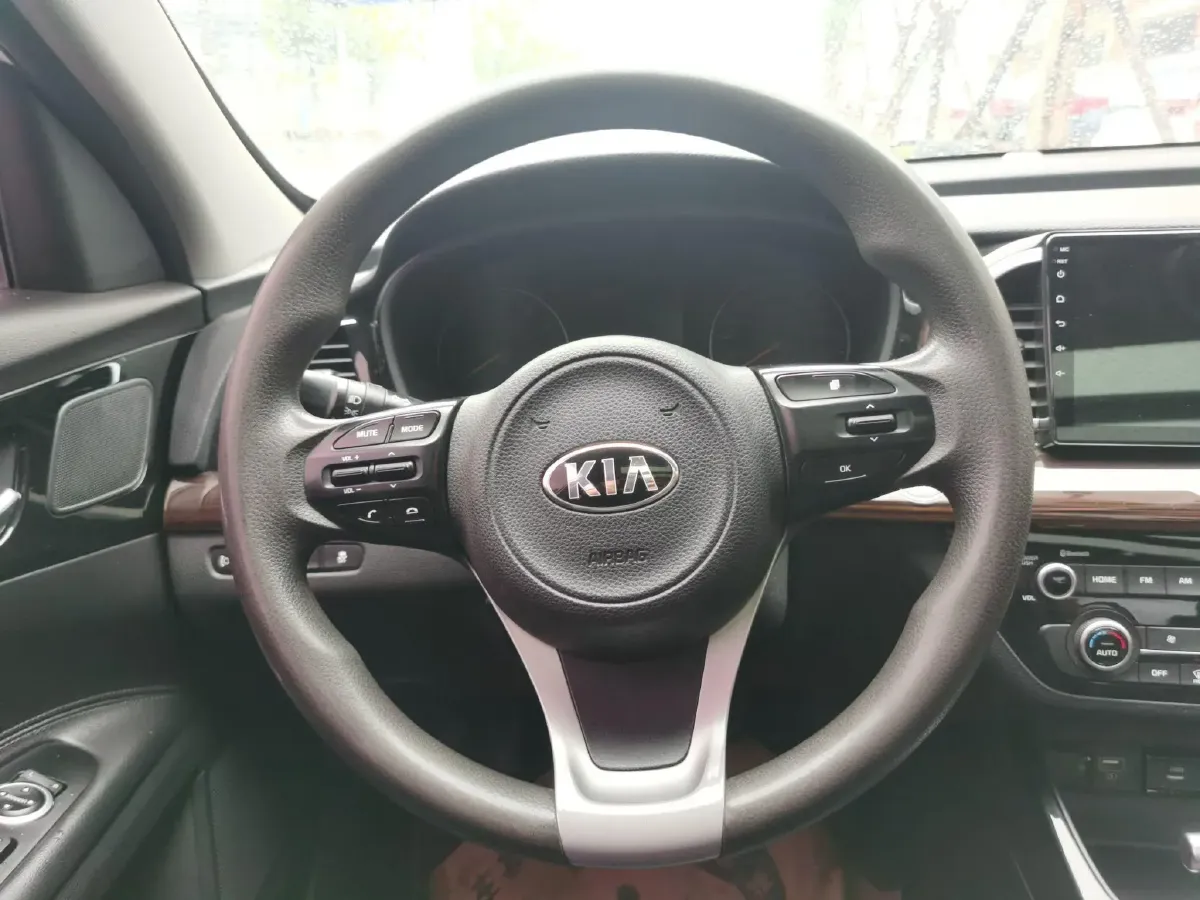 2017 Kia Cachet 1.8L 143HP L4 6AT,autocango,china used car exporter,china ev exporter,chinese used car exporter,chinese used ev exporter