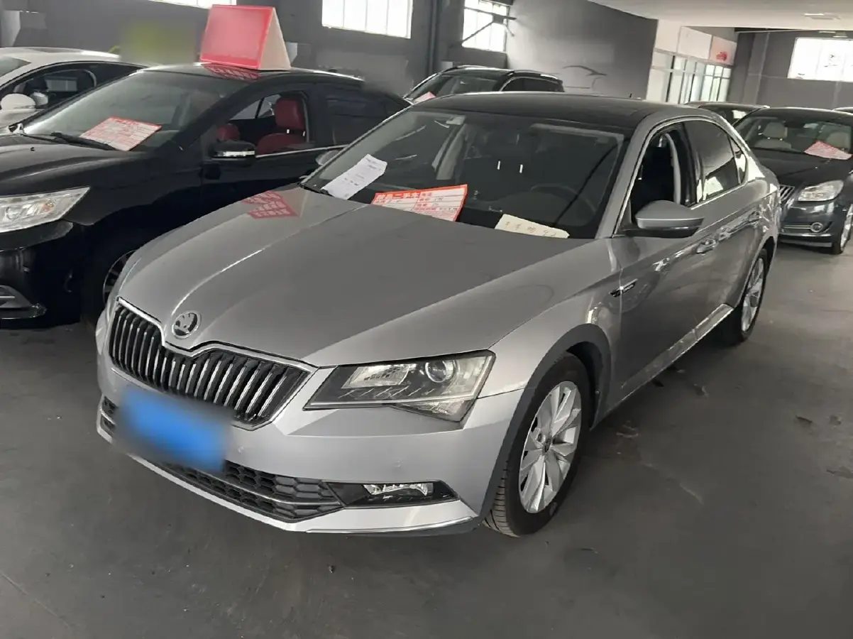 2018 Skoda Superb 1.8T 180HP L4 7DCT