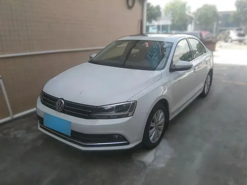 2015 Volkswagen Sagitar 1.6L 110HP L4 6AT