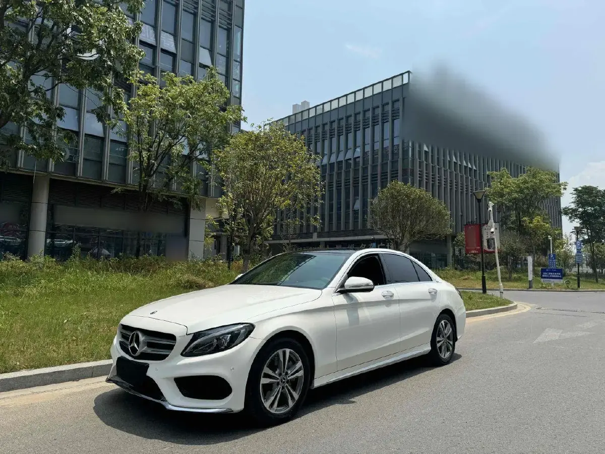 2018 Mercedes-Benz C Class 2.0T 184HP L4 9AT