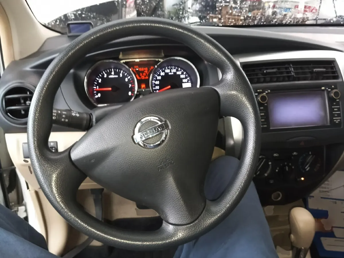 2013 Nissan Livina 1.6L 124HP L4 CVT,autocango,china used car exporter,china ev exporter,chinese used car exporter,chinese used ev exporter