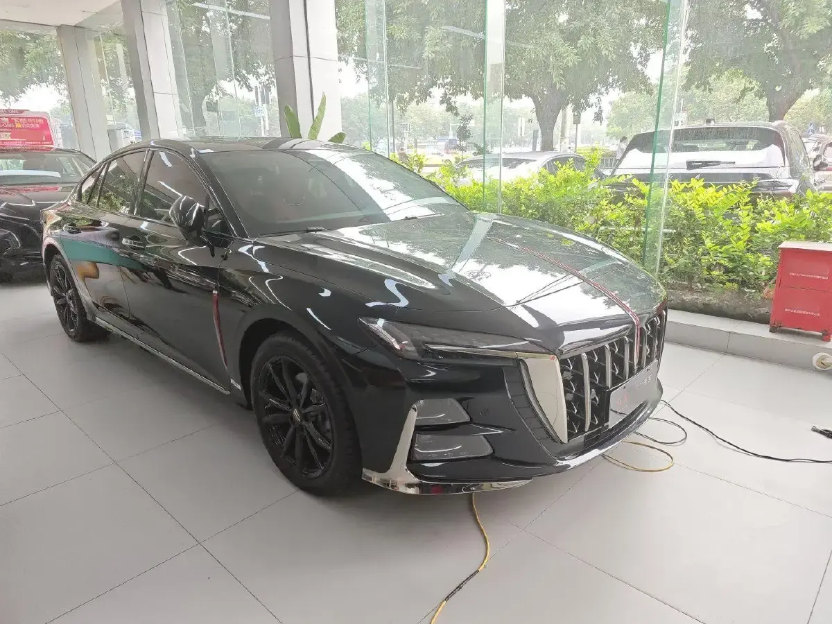 2024 HongQi H6 2.0T 252HP L4 8AT