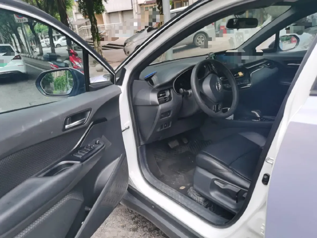 2020 Toyota C-HR EV BEV 54.3KWH,autocango,china used car exporter,china ev exporter,chinese used car exporter,chinese used ev exporter