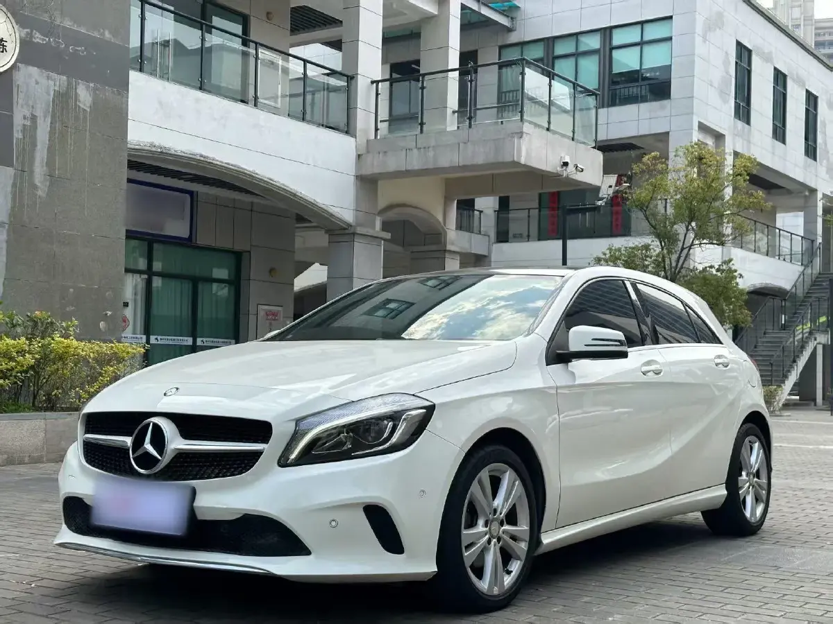 2017 Mercedes-Benz A Class 1.6T 156HP L4 7DCT