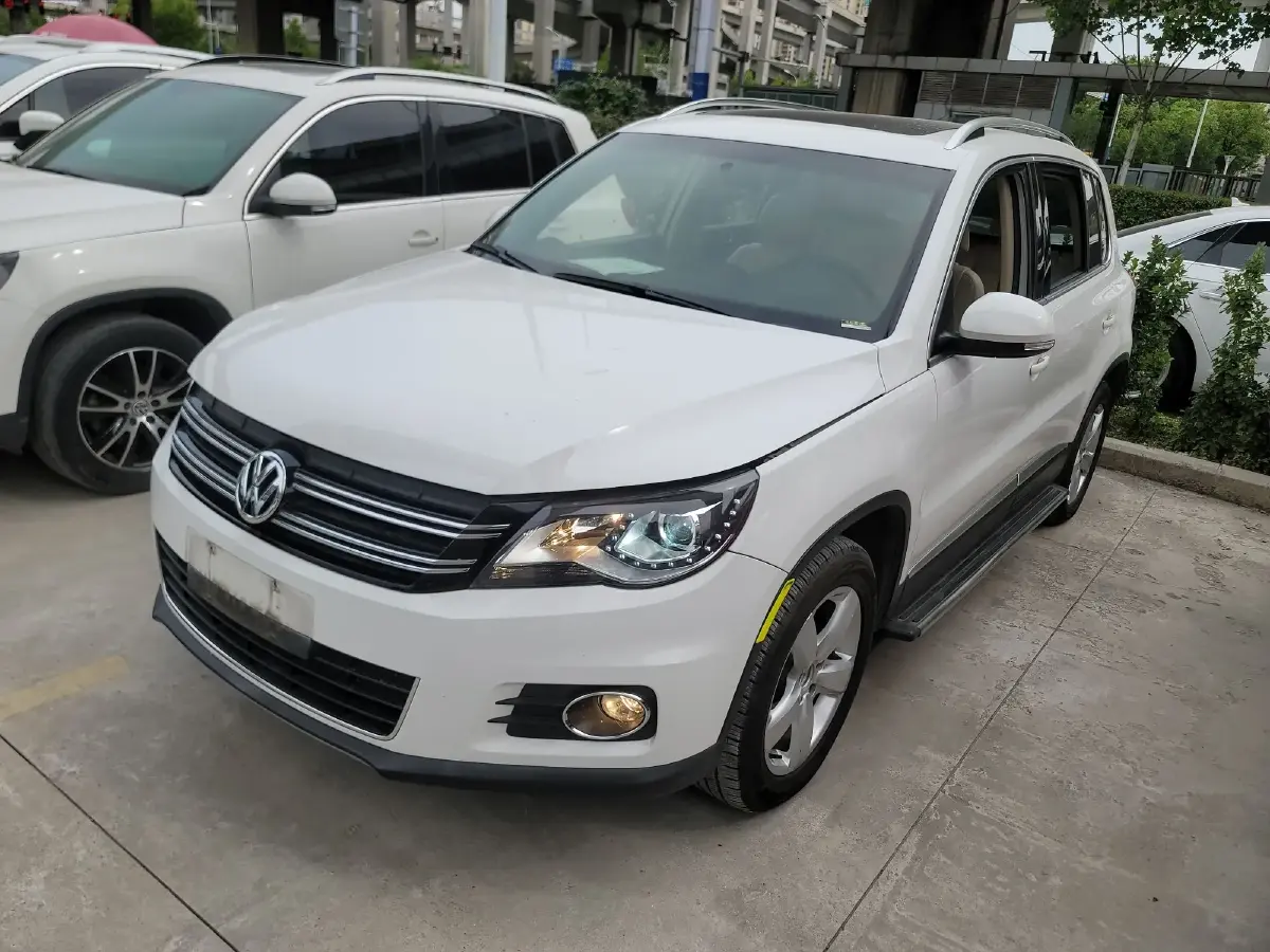 2012 Volkswagen Tiguan 2.0T 200HP L4 6AT