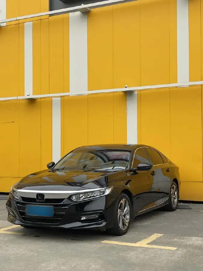 2018 Honda Accord 1.5T 194HP L4 CVT 2018 Honda Accord 1.5T 194HP L4 CVT