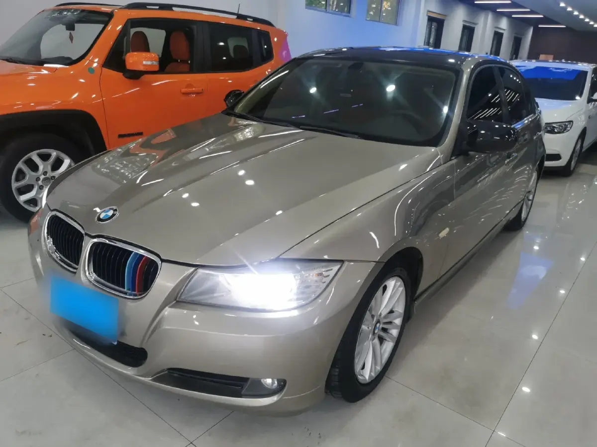 2011 BMW 3 Series 2.0L 136HP L4 6AT