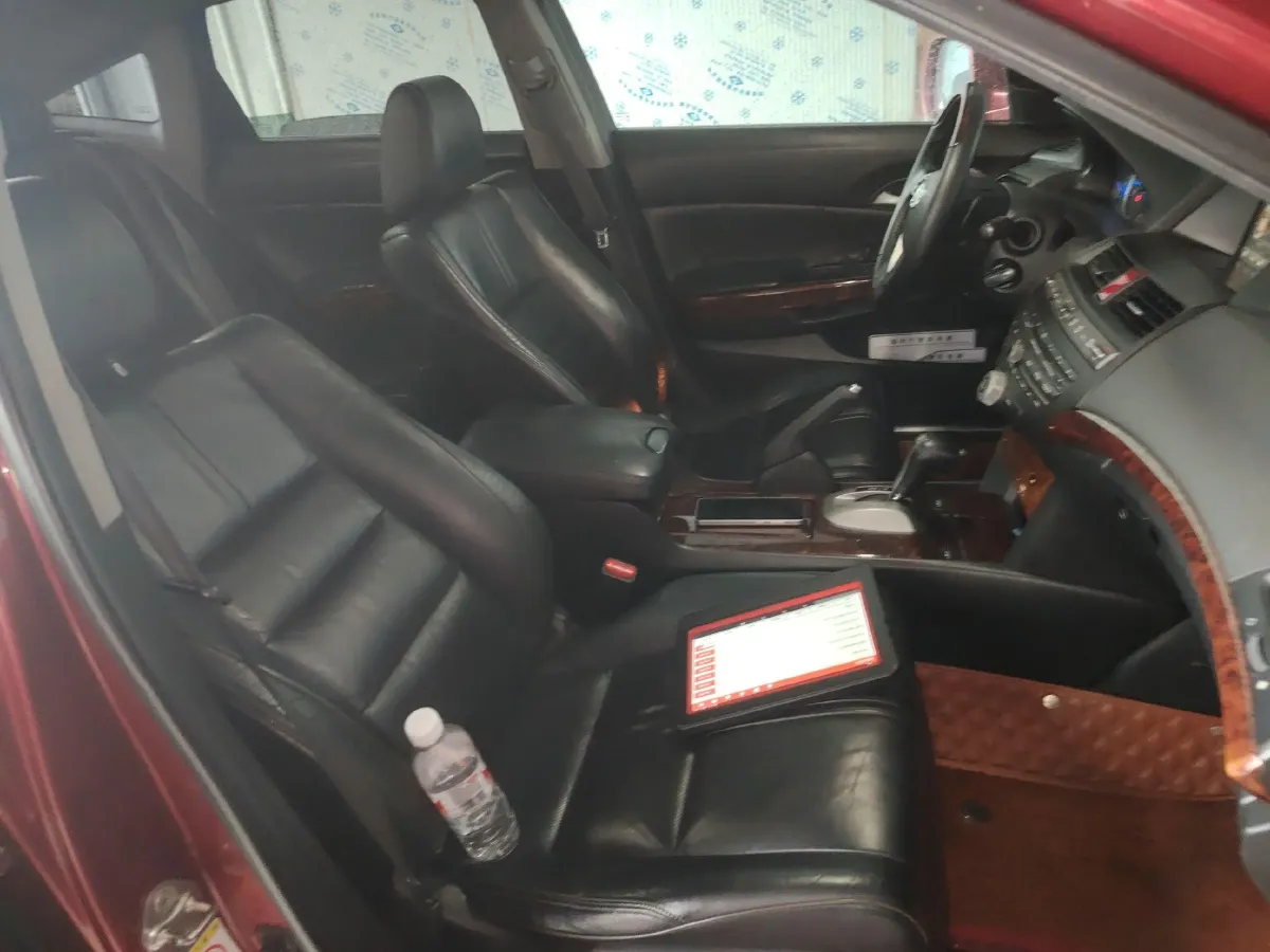 2011 Honda Crosstour 3.5L 280HP V6 5AT,autocango,china used car exporter,china ev exporter,chinese used car exporter,chinese used ev exporter