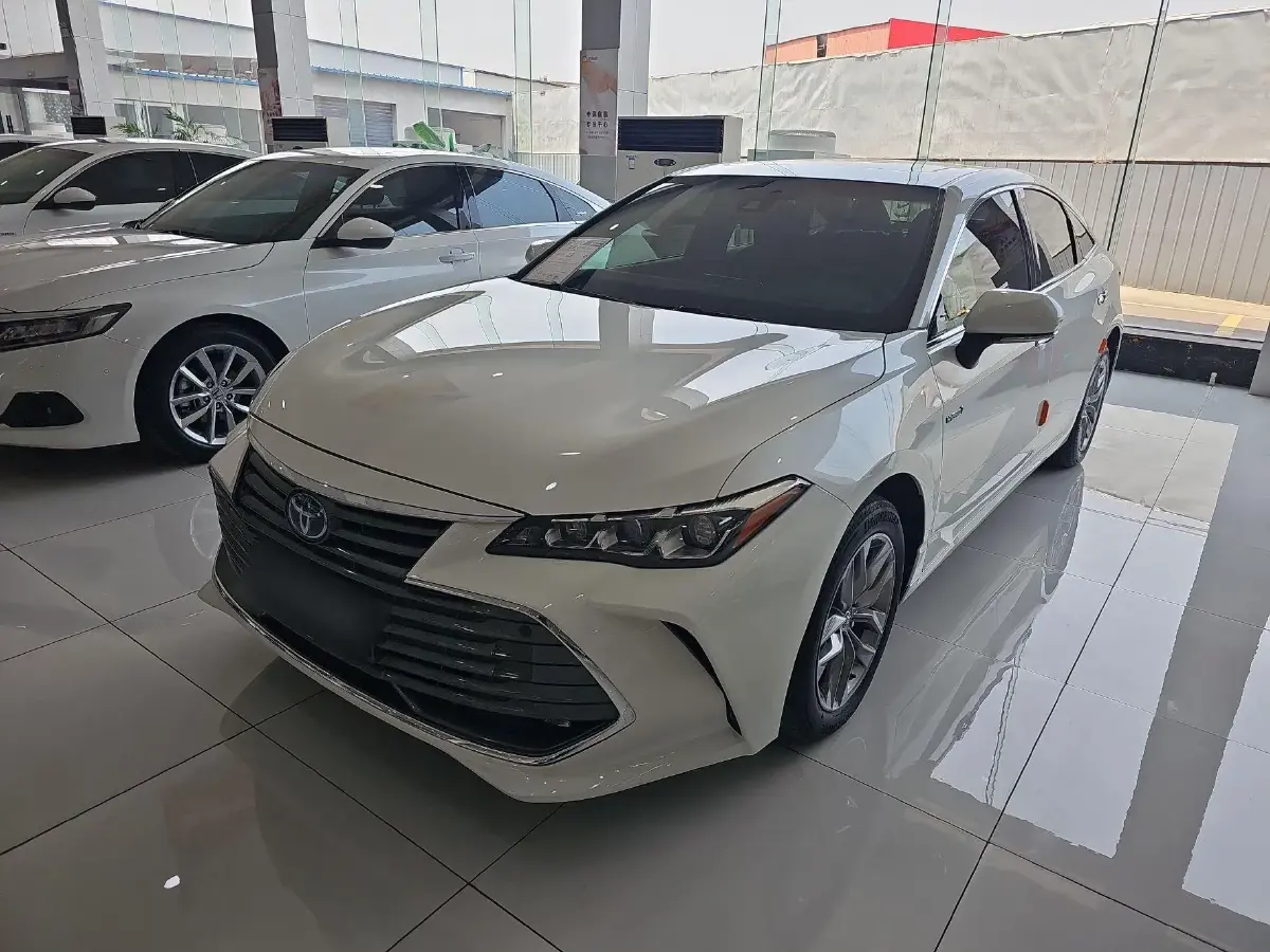 2019 Toyota Avalon 2.5L 178HP L4 E-CVT Hybrid