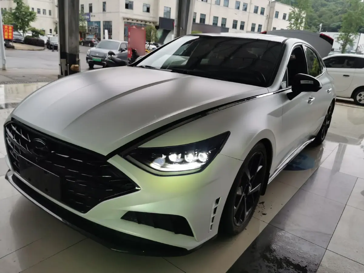 2022 Hyundai Sonata 2.0T 240HP L4 8AT