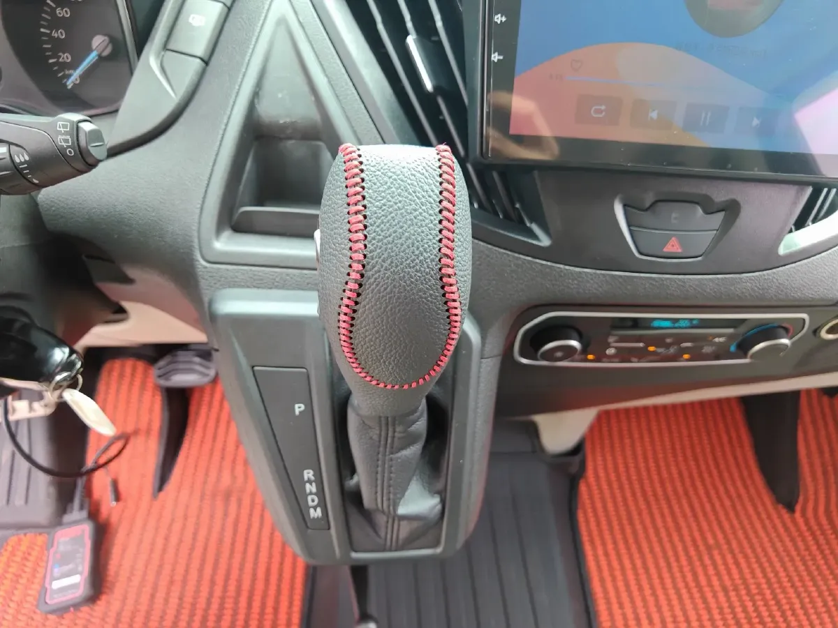 2017 Ford Tourneo 2.0T 203HP L4 6AT,autocango,china used car exporter,china ev exporter,chinese used car exporter,chinese used ev exporter