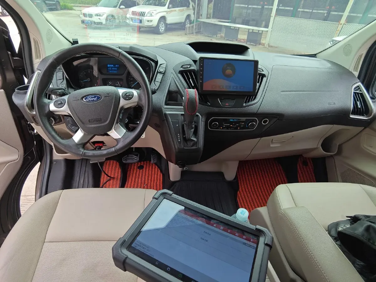 2017 Ford Tourneo 2.0T 203HP L4 6AT,autocango,china used car exporter,china ev exporter,chinese used car exporter,chinese used ev exporter