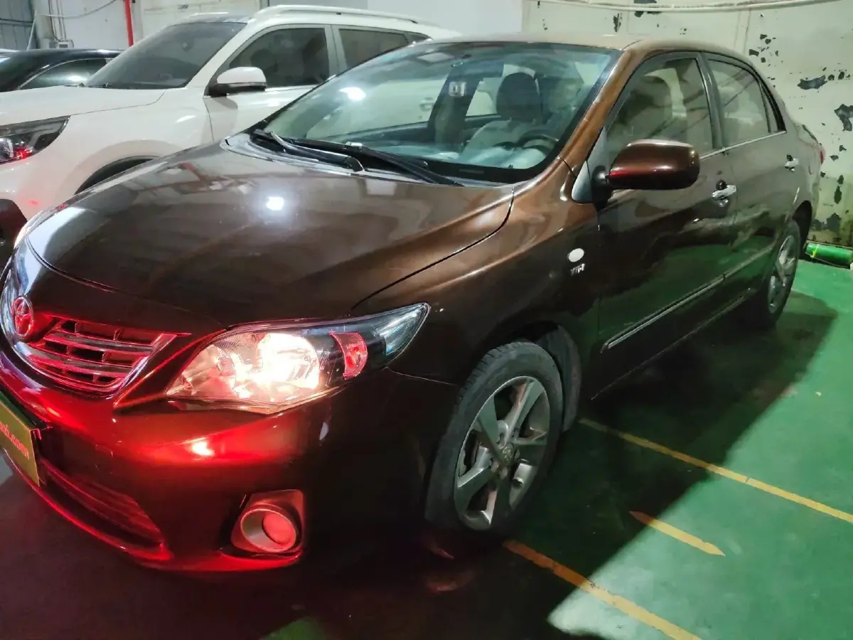 2013 Toyota Corolla 1.8L 140HP L4 CVT