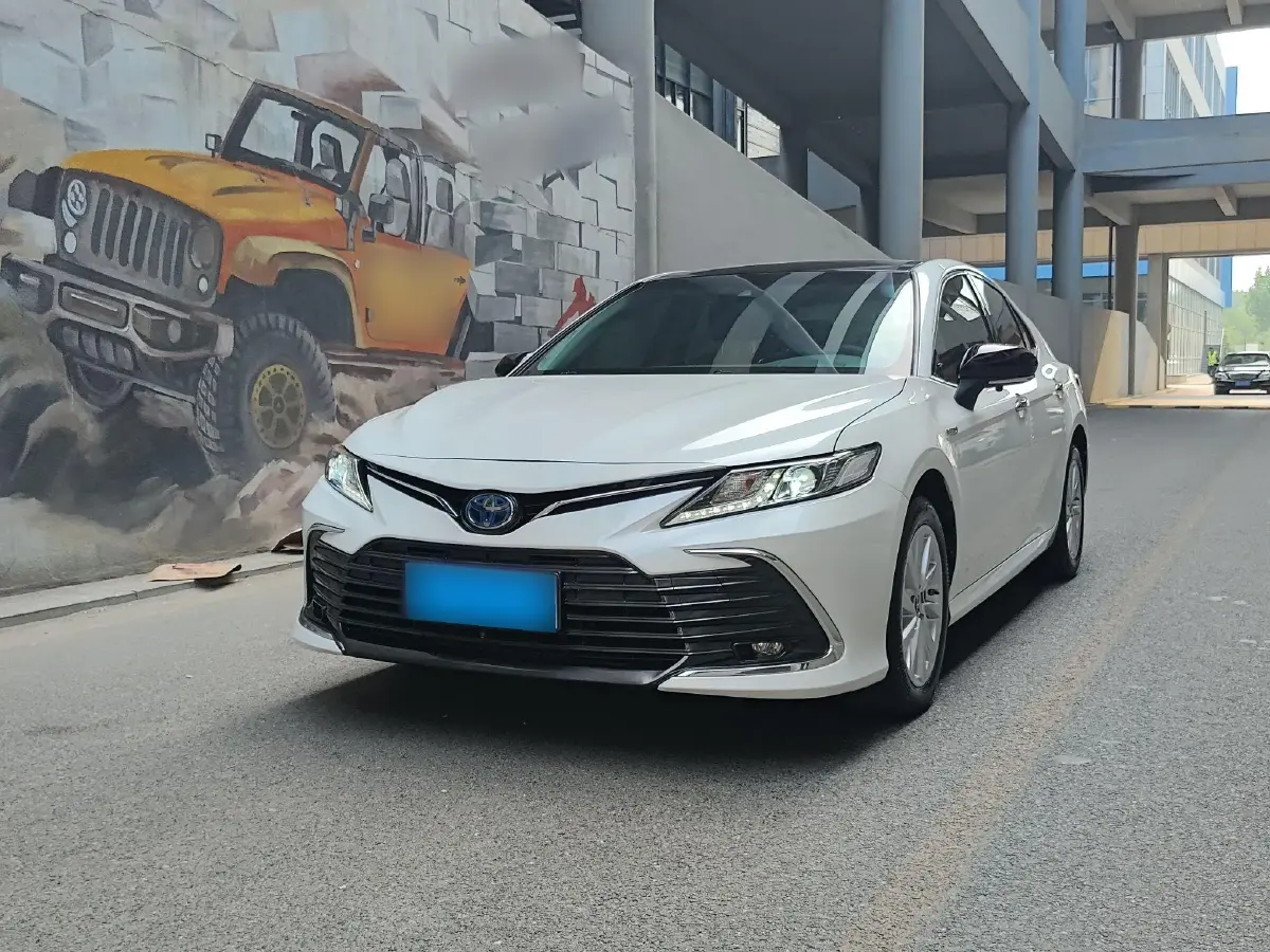 2021 Toyota Camry 2.5L 178HP L4 E-CVT Hybrid