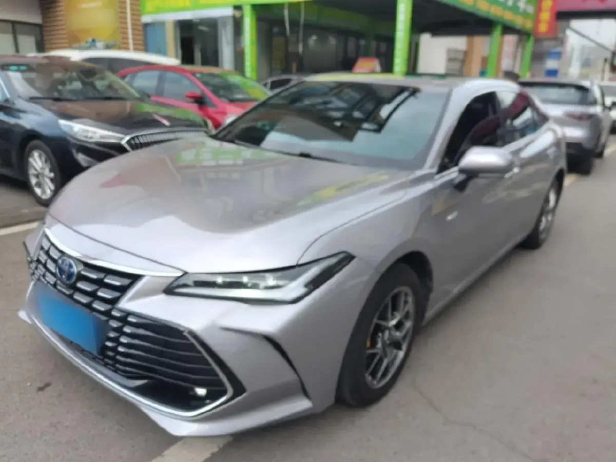 2022 Toyota Avalon 2.5L 178HP L4 E-CVT Hybrid