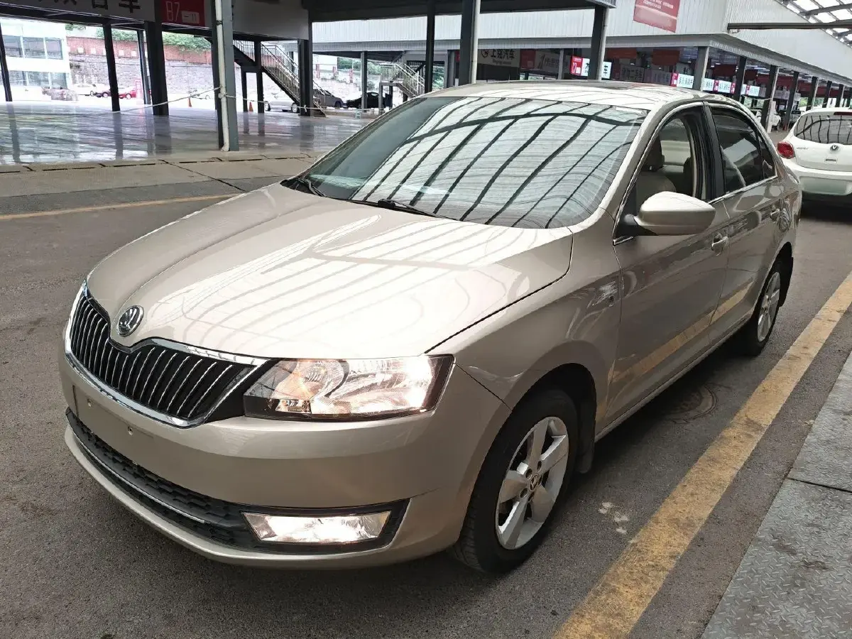 2013 Skoda Rapid 1.6L 110HP L4 6AT