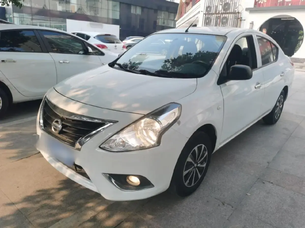 2016 Nissan Sunny 1.5L 112HP L4 5MT