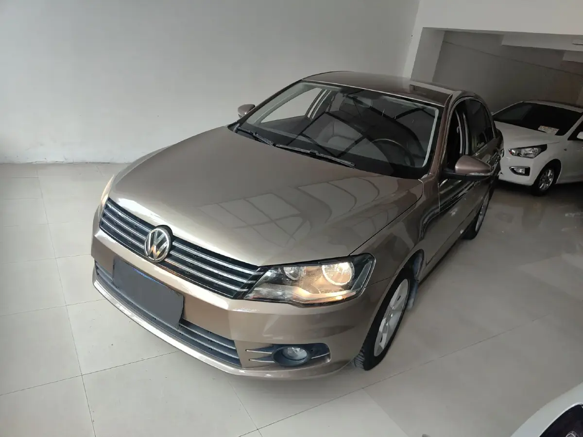2015 Volkswagen Bora 1.6L 105HP L4 6AT
