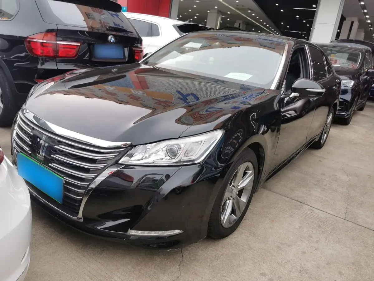 2015 Toyota Crown 2.0T 235HP L4 8AT