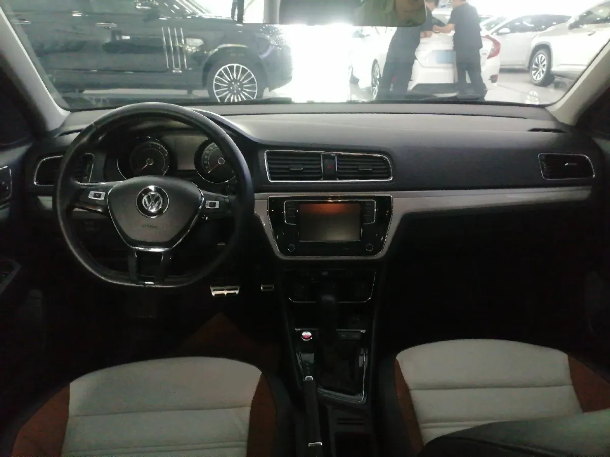 2017 Volkswagen Cross Lavida 1.4T 131HP L4 7DCT,autocango,china used car exporter,china ev exporter,chinese used car exporter,chinese used ev exporter