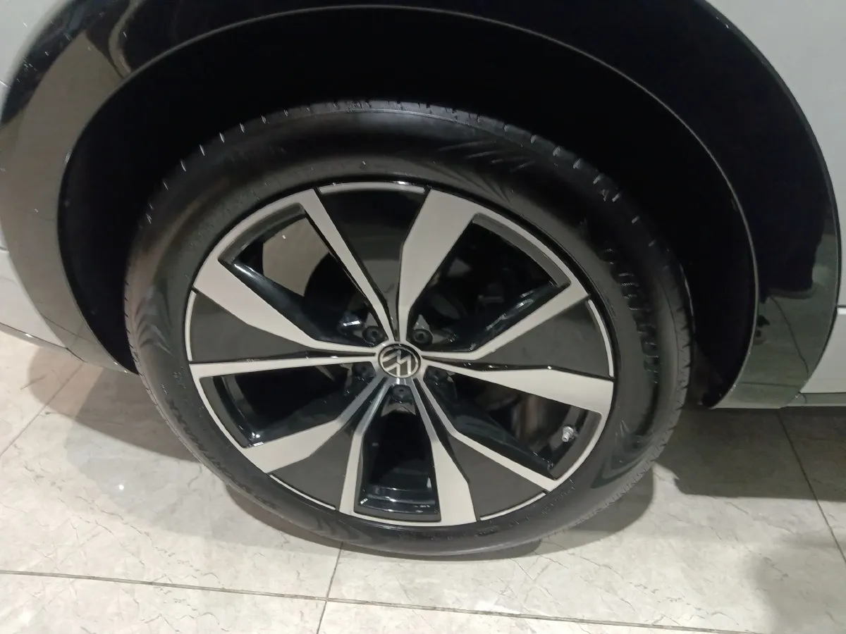 2023 Volkswagen Tavendor 2.0T 220HP L4 7DCT,autocango,china used car exporter,china ev exporter,chinese used car exporter,chinese used ev exporter