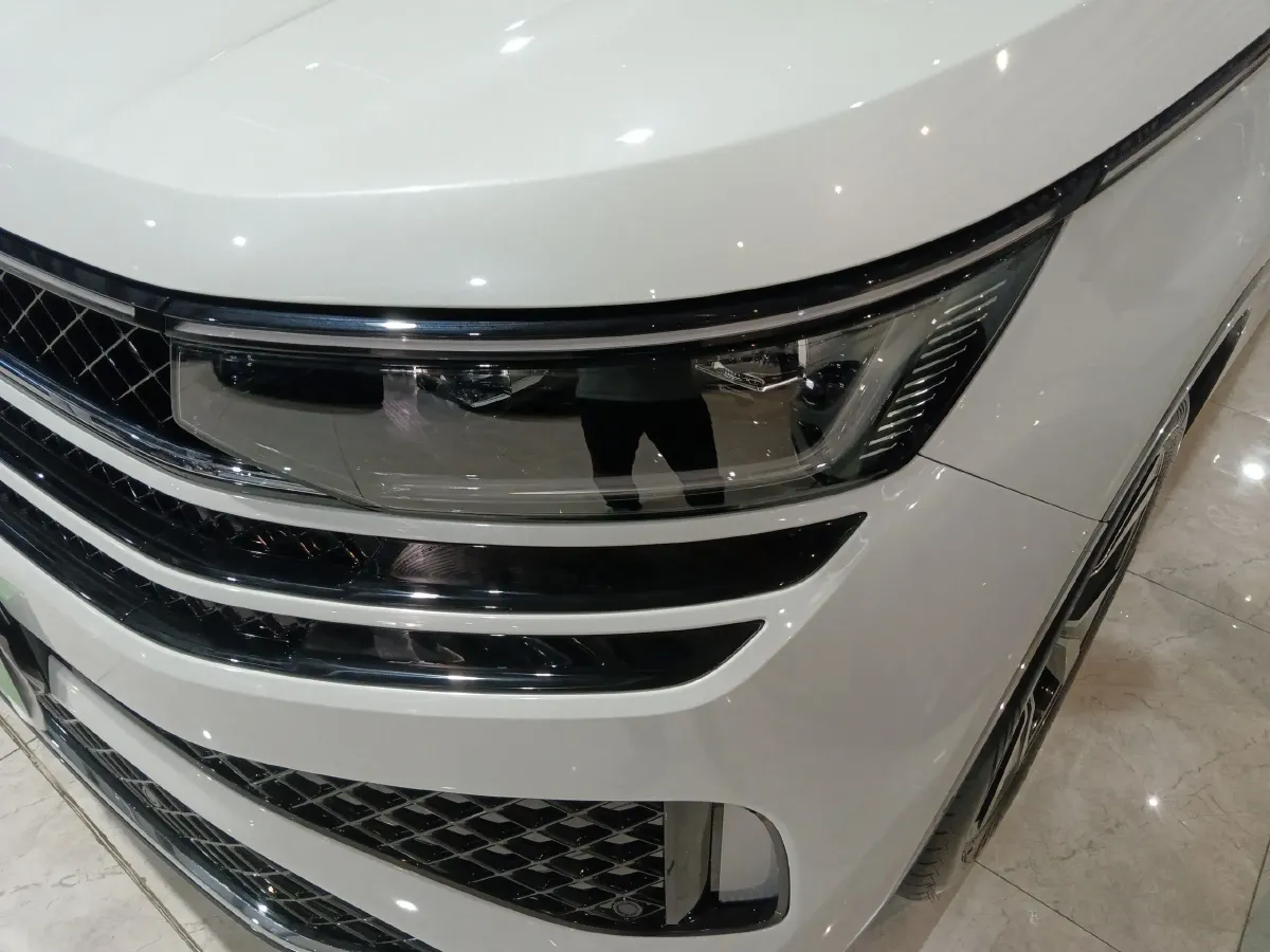 2023 Volkswagen Tavendor 2.0T 220HP L4 7DCT,autocango,china used car exporter,china ev exporter,chinese used car exporter,chinese used ev exporter