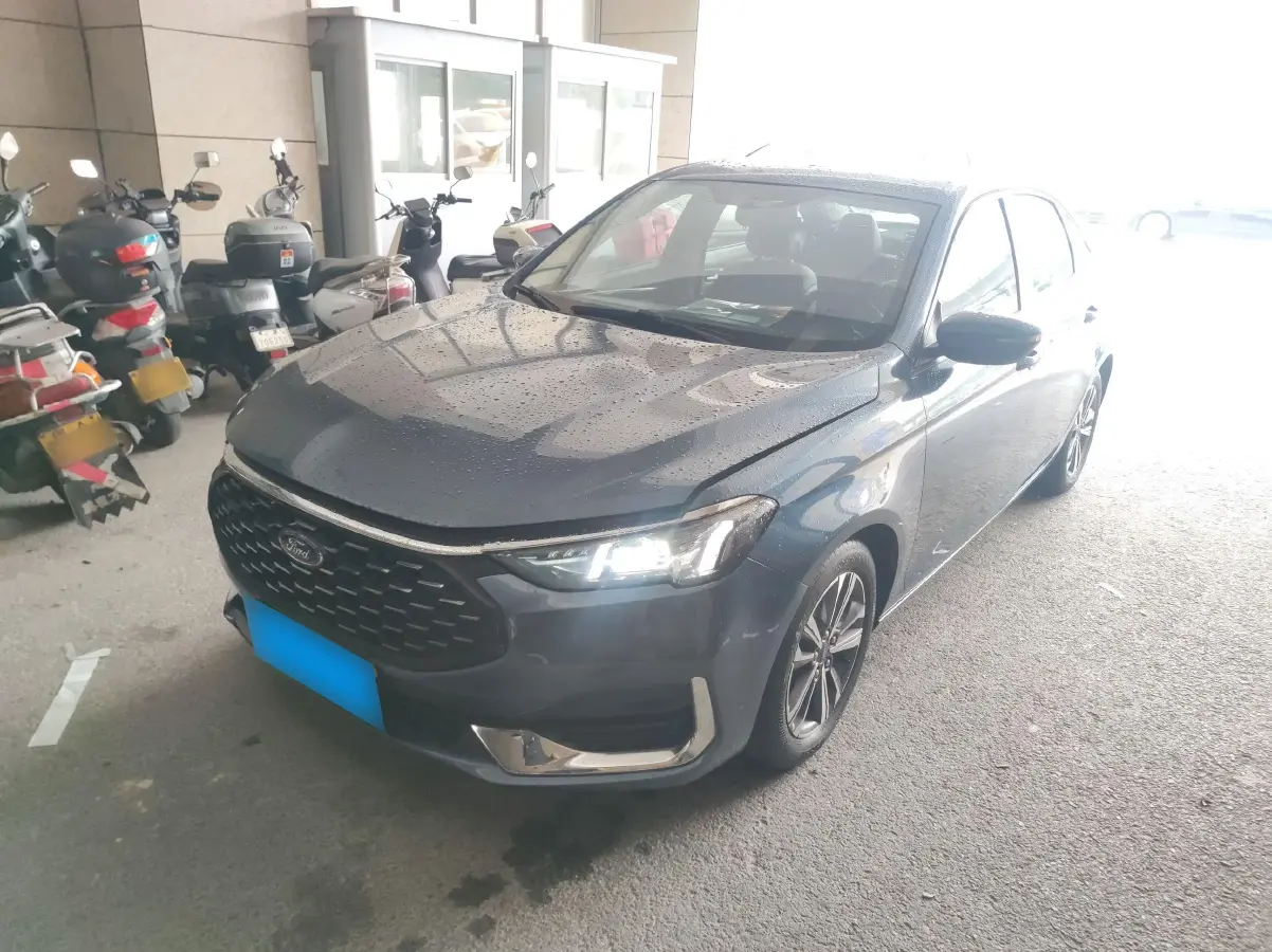 2021 Ford Escort 1.5L 122HP L3 6AT