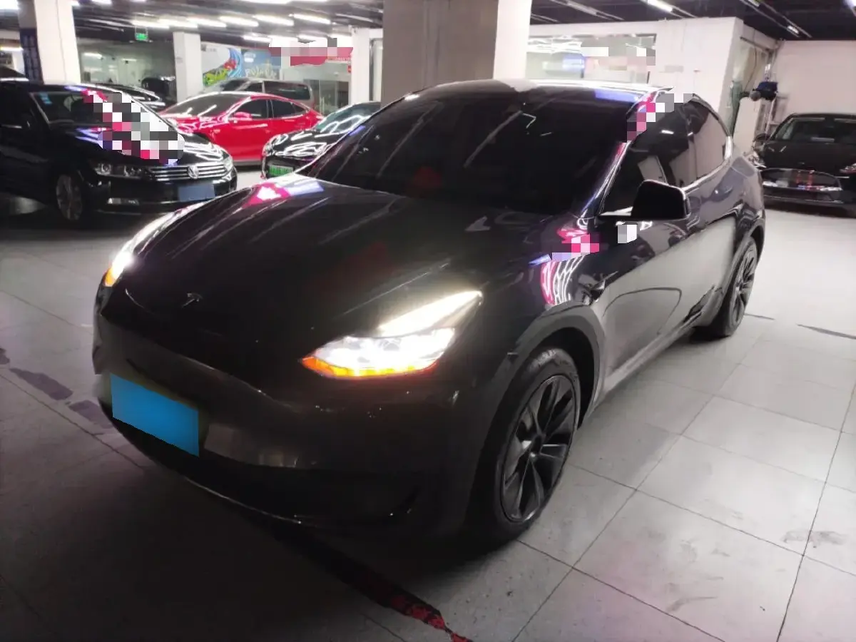 2024 Tesla Model Y BEV 60KWH
