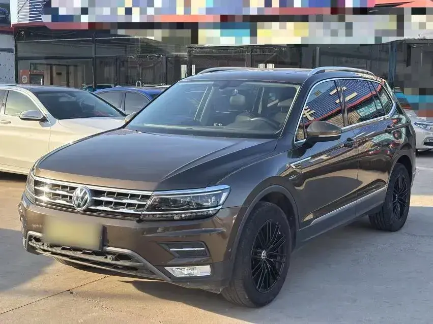 2017 Volkswagen Tiguan L 1.8T 180HP L4 7DCT