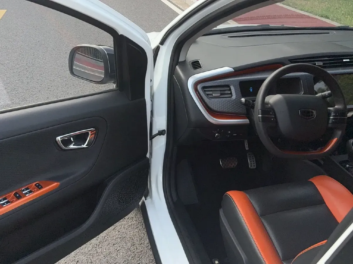 2017 Geely Vision X1 1.3L 88HP L4 4AT,autocango,china used car exporter,china ev exporter,chinese used car exporter,chinese used ev exporter