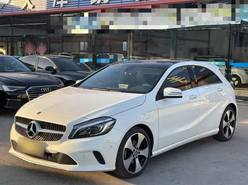2017 Mercedes-Benz A Class 1.6T 156HP L4 7DCT