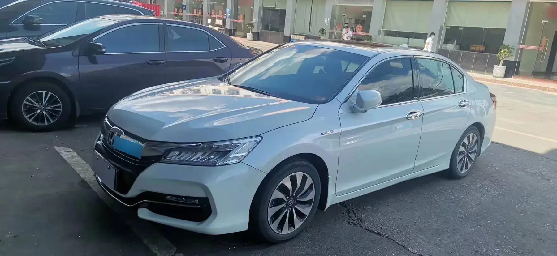 2016 Honda Accord 2.0L 146HP L4 E-CVT Hybrid