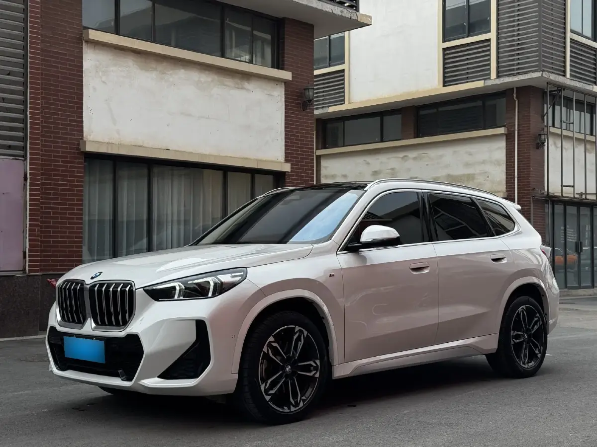 2023 BMW X1 2.0T 204HP L4 7DCT