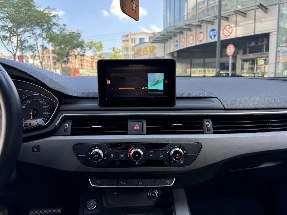 2019 Audi A4L 2.0T 190HP L4 7DCT,autocango,china used car exporter,china ev exporter,chinese used car exporter,chinese used ev exporter